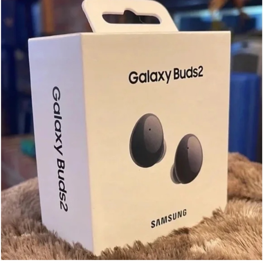 WOW POSHMARK - NWT Samsung Galaxy Buds2